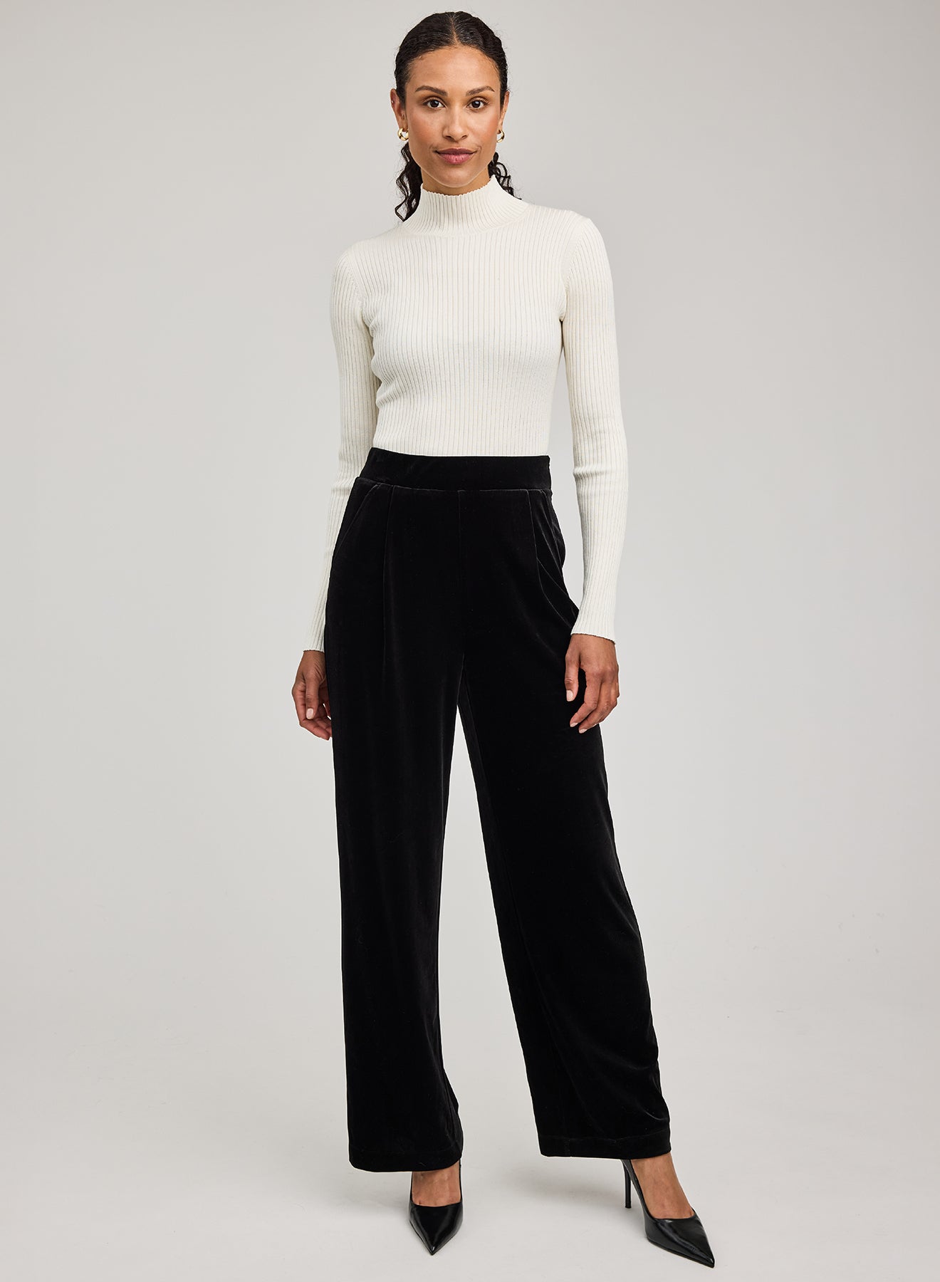 Sylvia Black Velvet Pants – VIVA Boutique