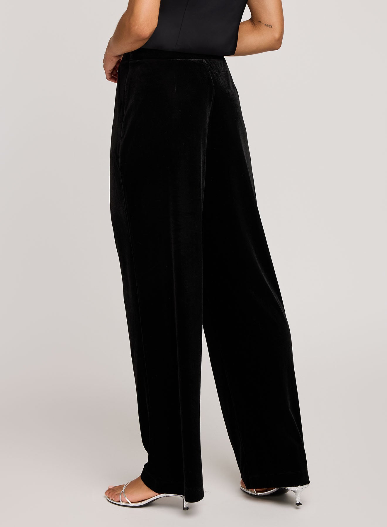 Sylvia Black Velvet Pants – VIVA Boutique