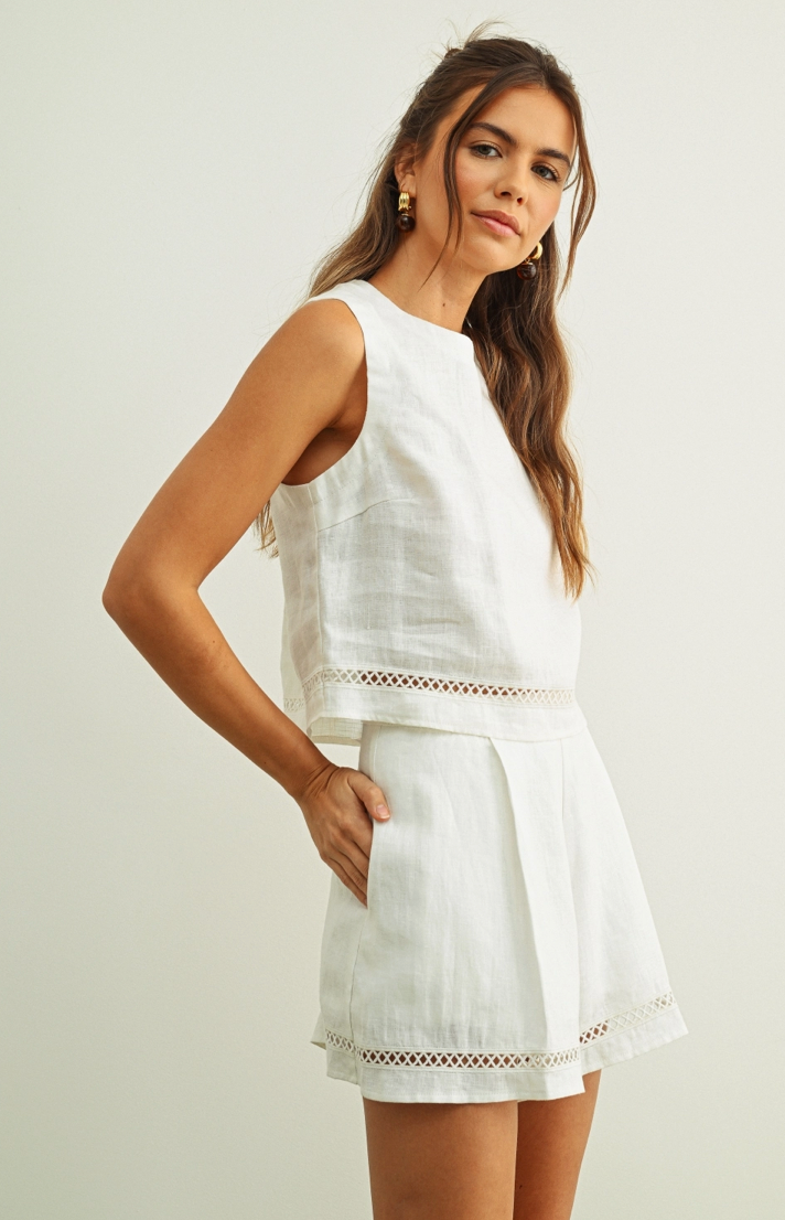 Sleeveless Linen with Stitched Trim