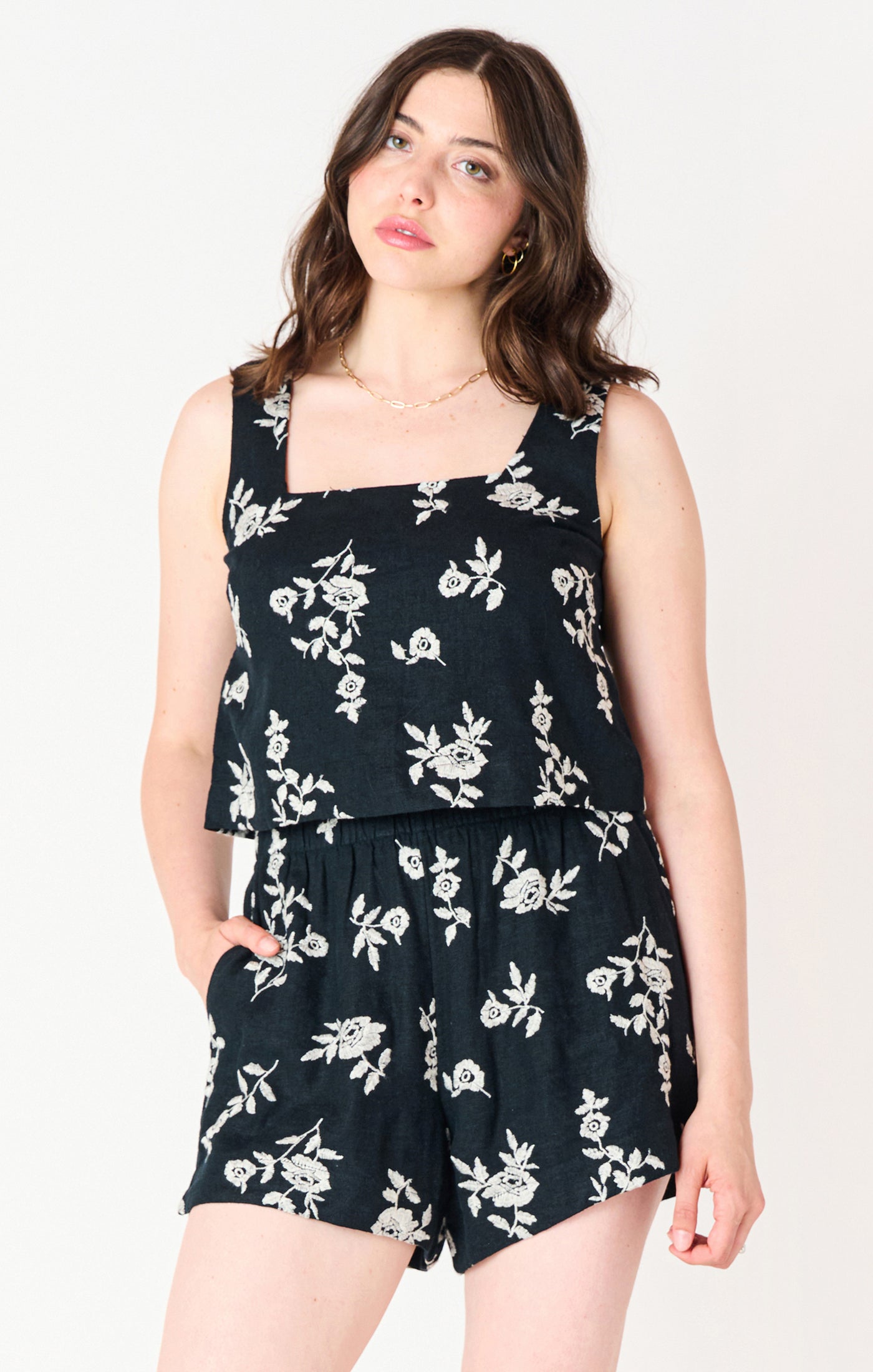 Pull on Embroidered Shorts Black/Ivory Floral